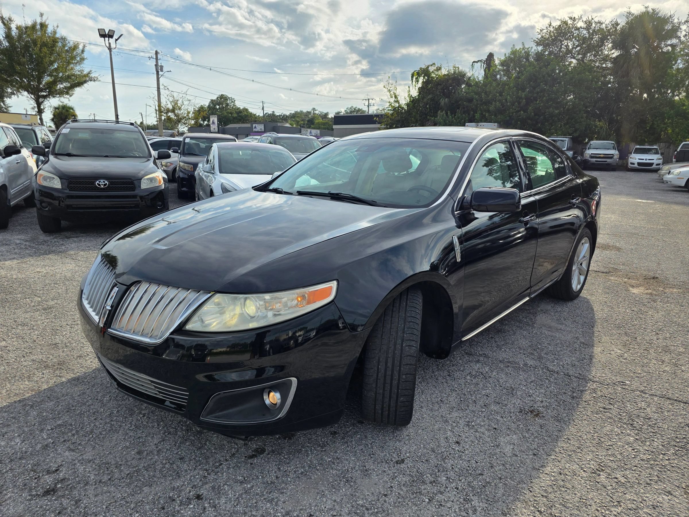Used 2009 Lincoln MKS FWD image 3