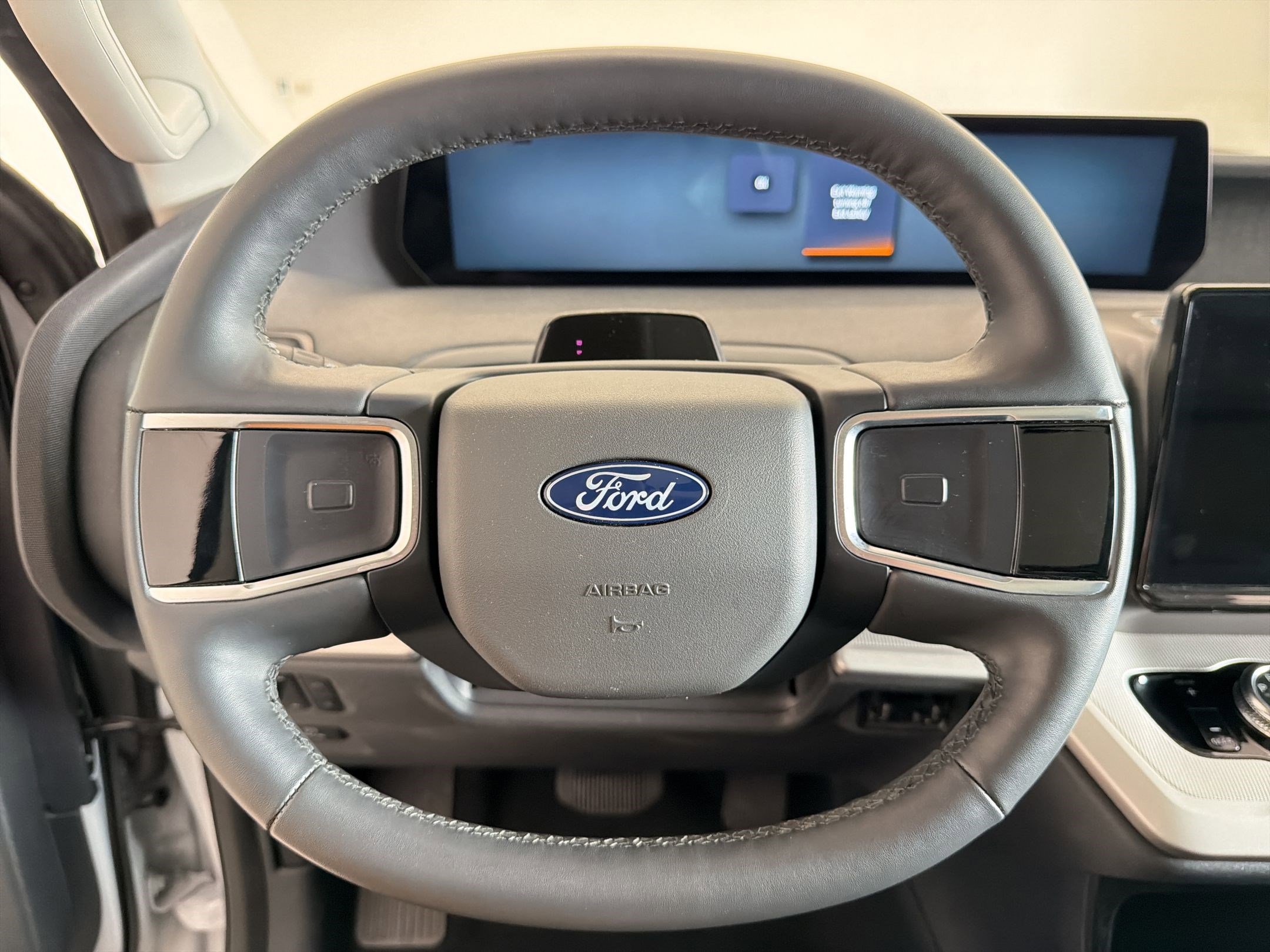 Used 2025 Ford Expedition Max Active AWD/4WD image 18