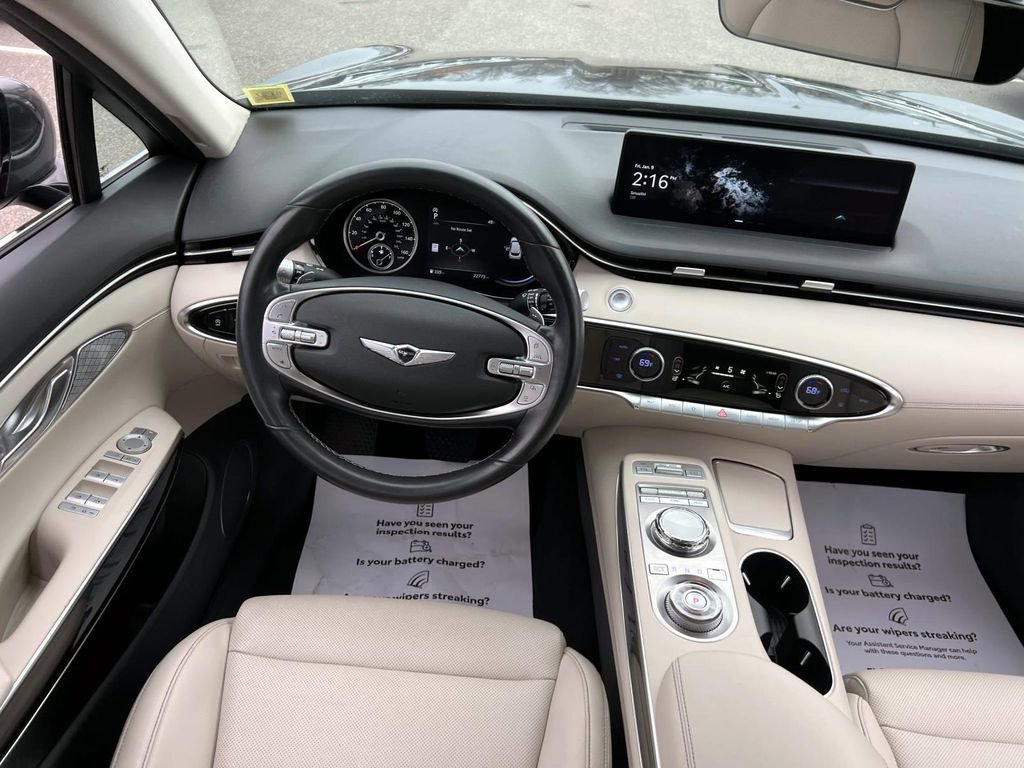 Certified 2022 Genesis GV70 2.5T w/ Cargo Package image 15