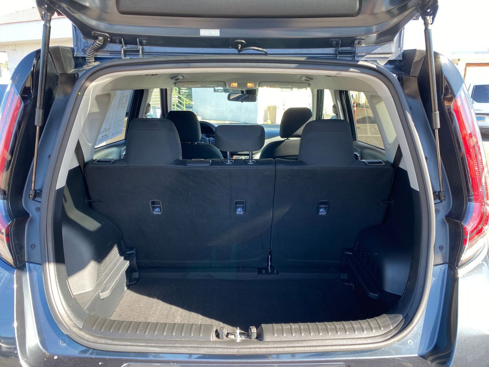 Used 2025 Kia Soul LX w/ LX Technology Package image 30