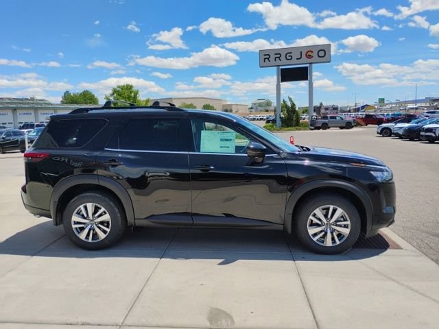 New 2026 Nissan Pathfinder SL AWD/4WD image 4