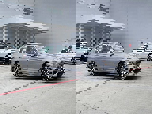 Used 2023 Genesis G70 2.0T image 5