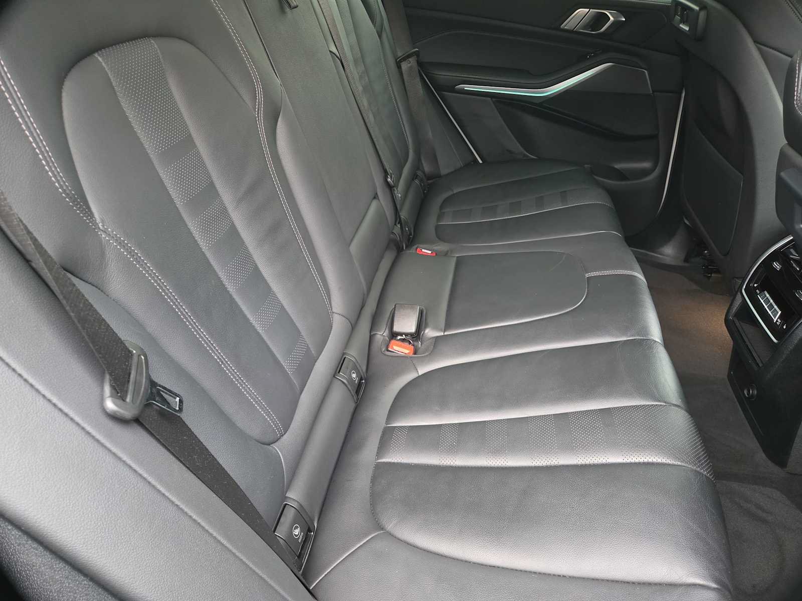 Used 2022 BMW X5 xDrive40i w/ Premium Package AWD/4WD image 21