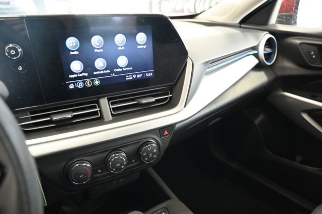 Used 2025 Chevrolet Trax LS w/ LS Convenience Package image 15