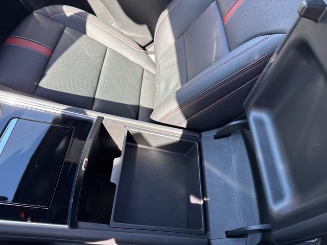 Used 2024 Chevrolet Traverse RS w/ LPO, Floor Liner Package AWD/4WD image 24