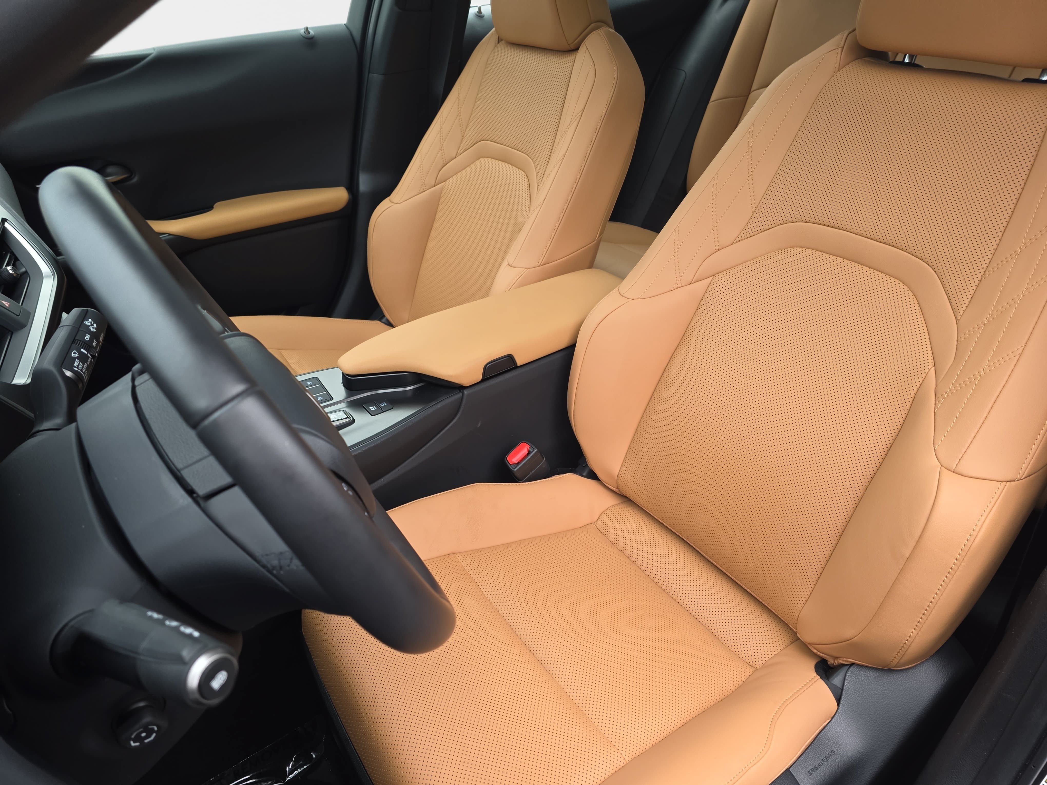 Used 2025 Lexus UX 300h AWD w/ Accessory Package (Z2) image 15