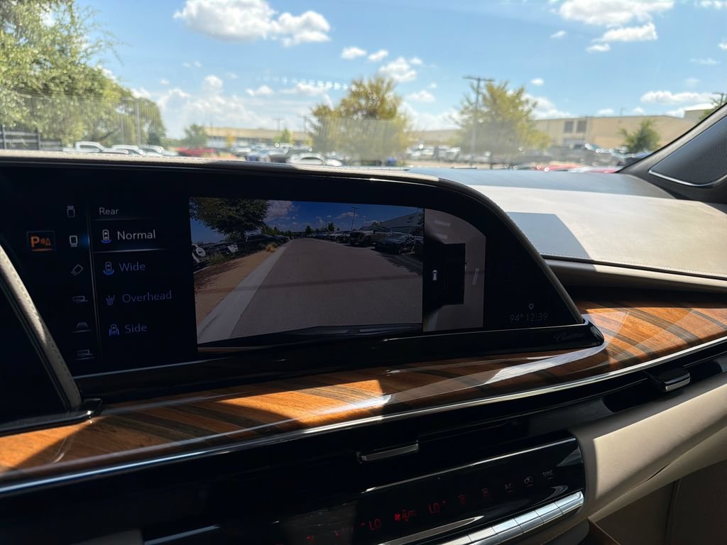 Used 2024 Cadillac Escalade Sport Platinum w/ LPO, Floor Liner Package AWD/4WD image 31