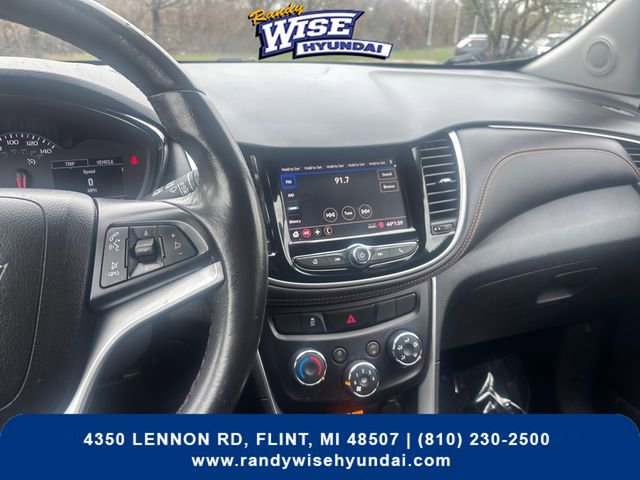 Used 2022 Chevrolet Trax LT w/ LT Convenience Package AWD/4WD image 17