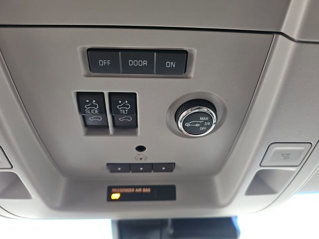 Used 2018 GMC Yukon XL Denali w/ Open Road Package image 22