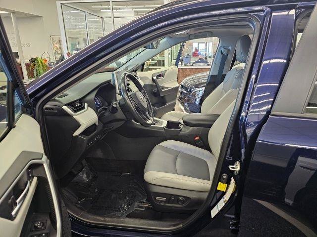 Used 2022 Toyota RAV4 XLE Premium AWD/4WD image 11