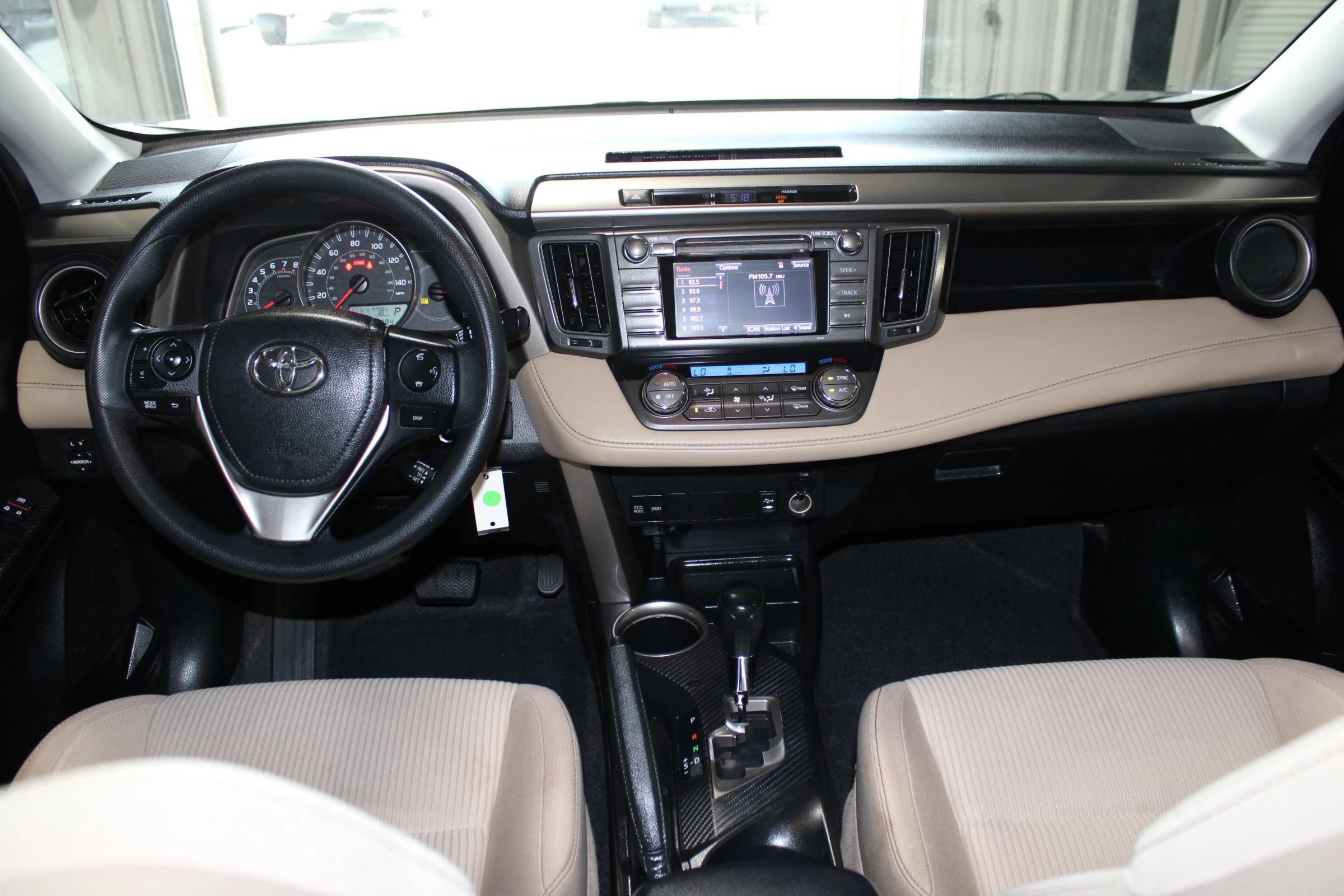 Used 2015 Toyota RAV4 XLE FWD image 12