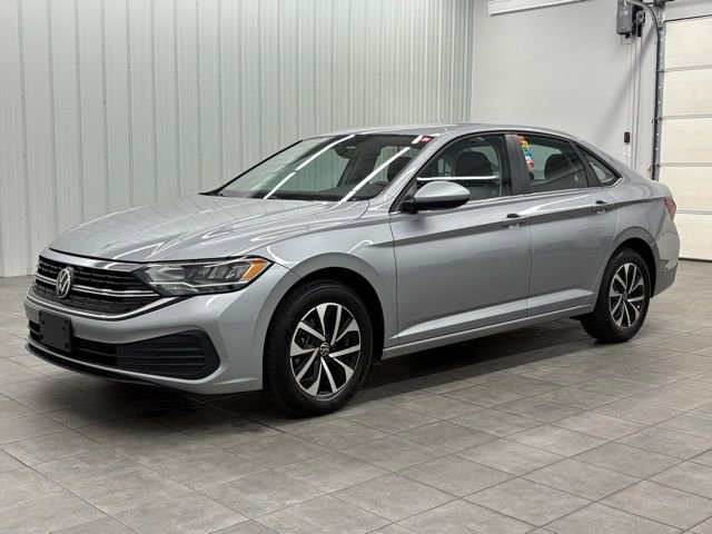 Used 2023 Volkswagen Jetta S image 5