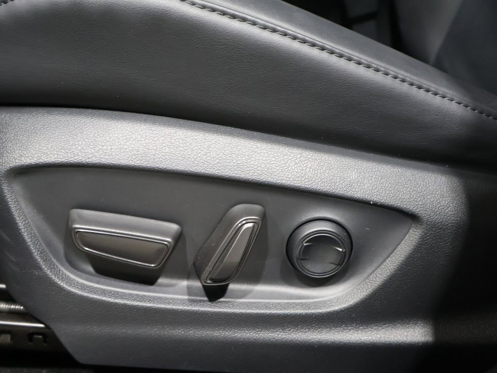 Used 2023 Toyota Crown Platinum image 12