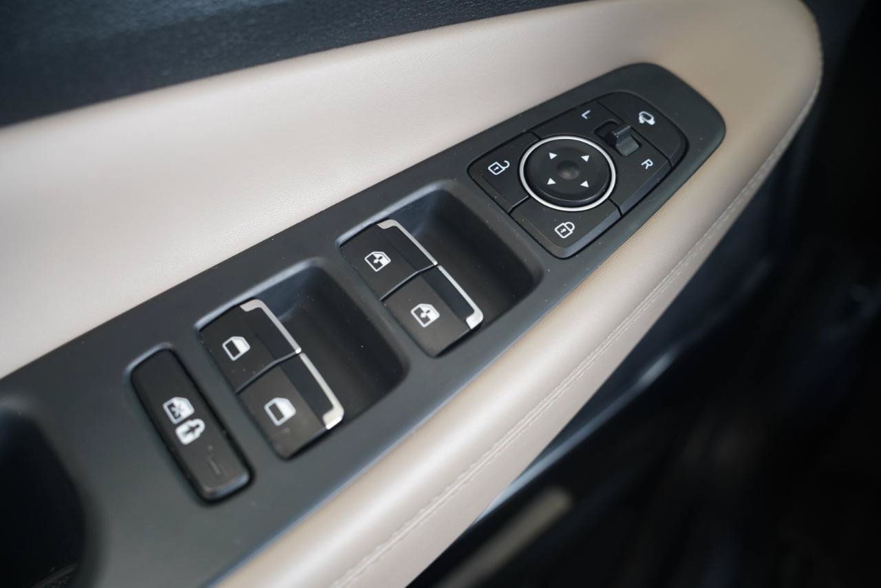 Used 2023 Hyundai Santa Fe Limited FWD image 29