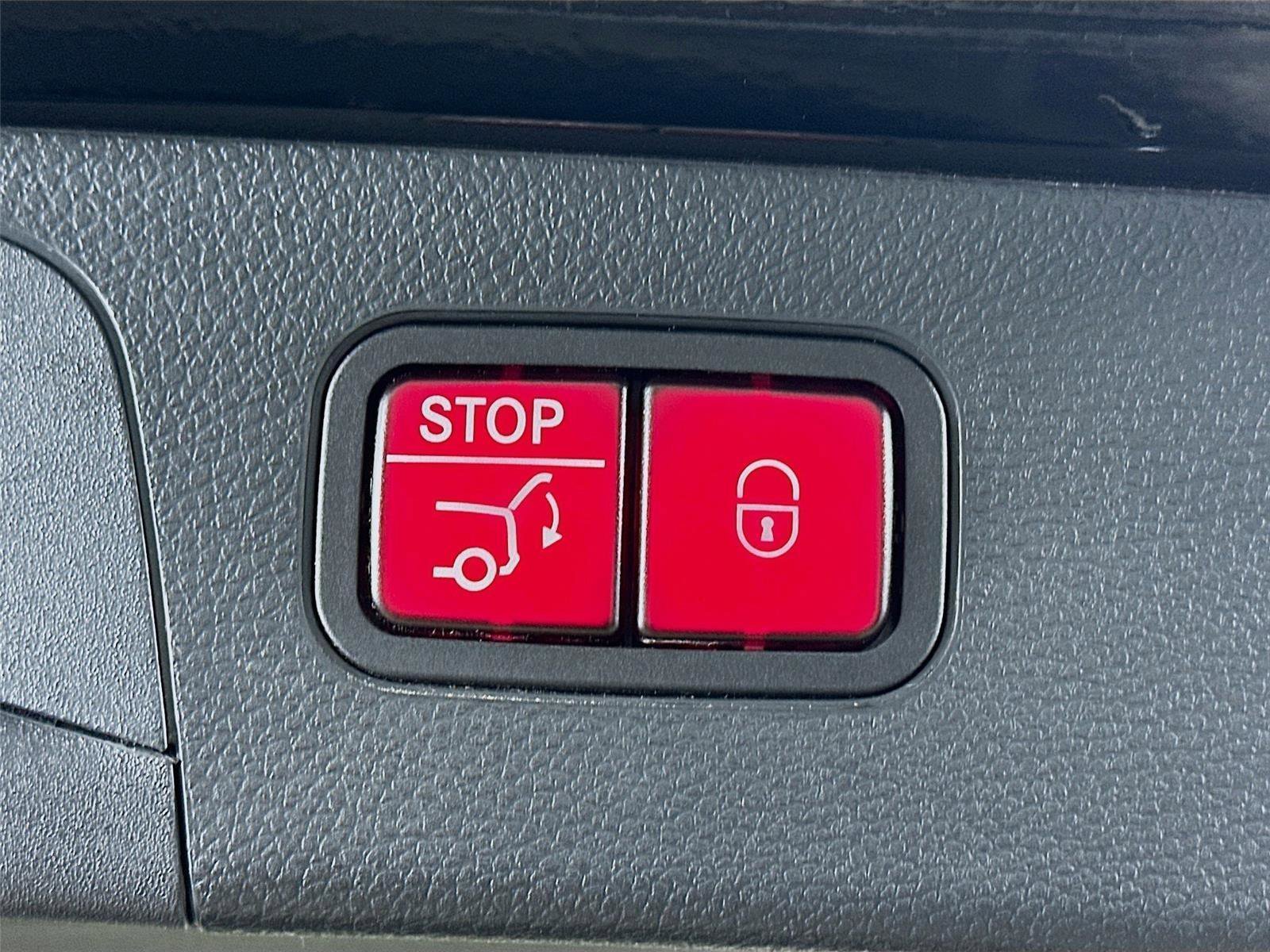 Used 2022 Mercedes-Benz GLC 300 4MATIC image 37