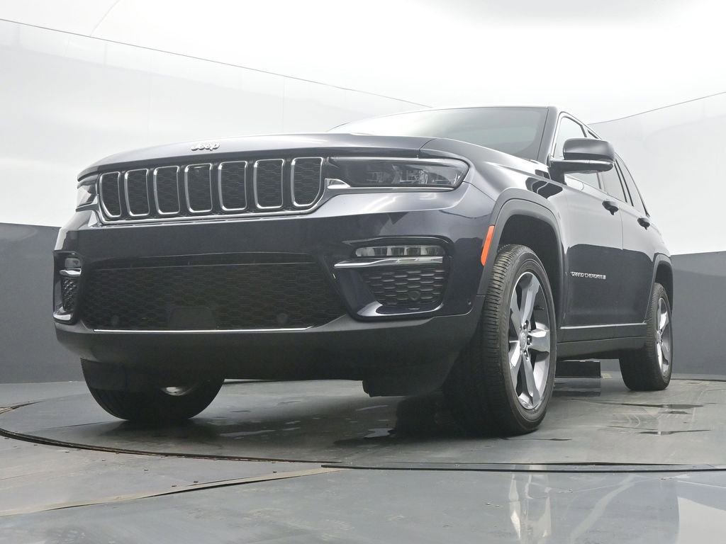 Used 2024 Jeep Grand Cherokee Limited w/ Luxury Tech Group II image 46