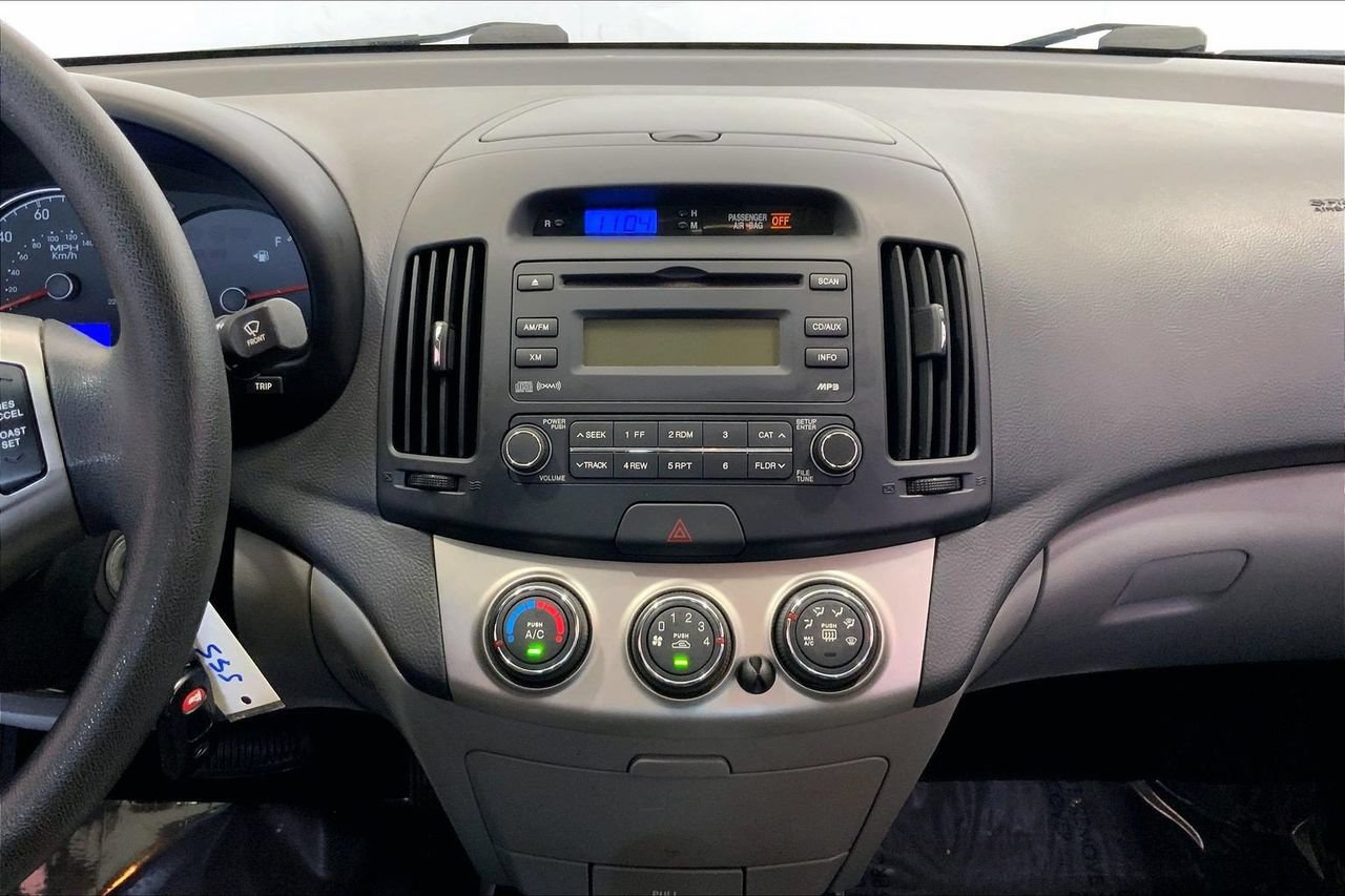 Used 2010 Hyundai Elantra GLS FWD image 5