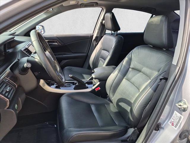 Used 2017 Honda Accord Touring image 15