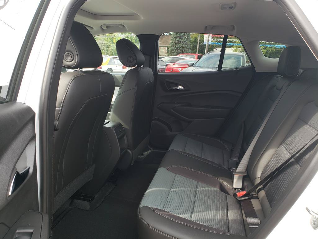 New 2026 Chevrolet Trax LT w/ Sunroof Package FWD image 15