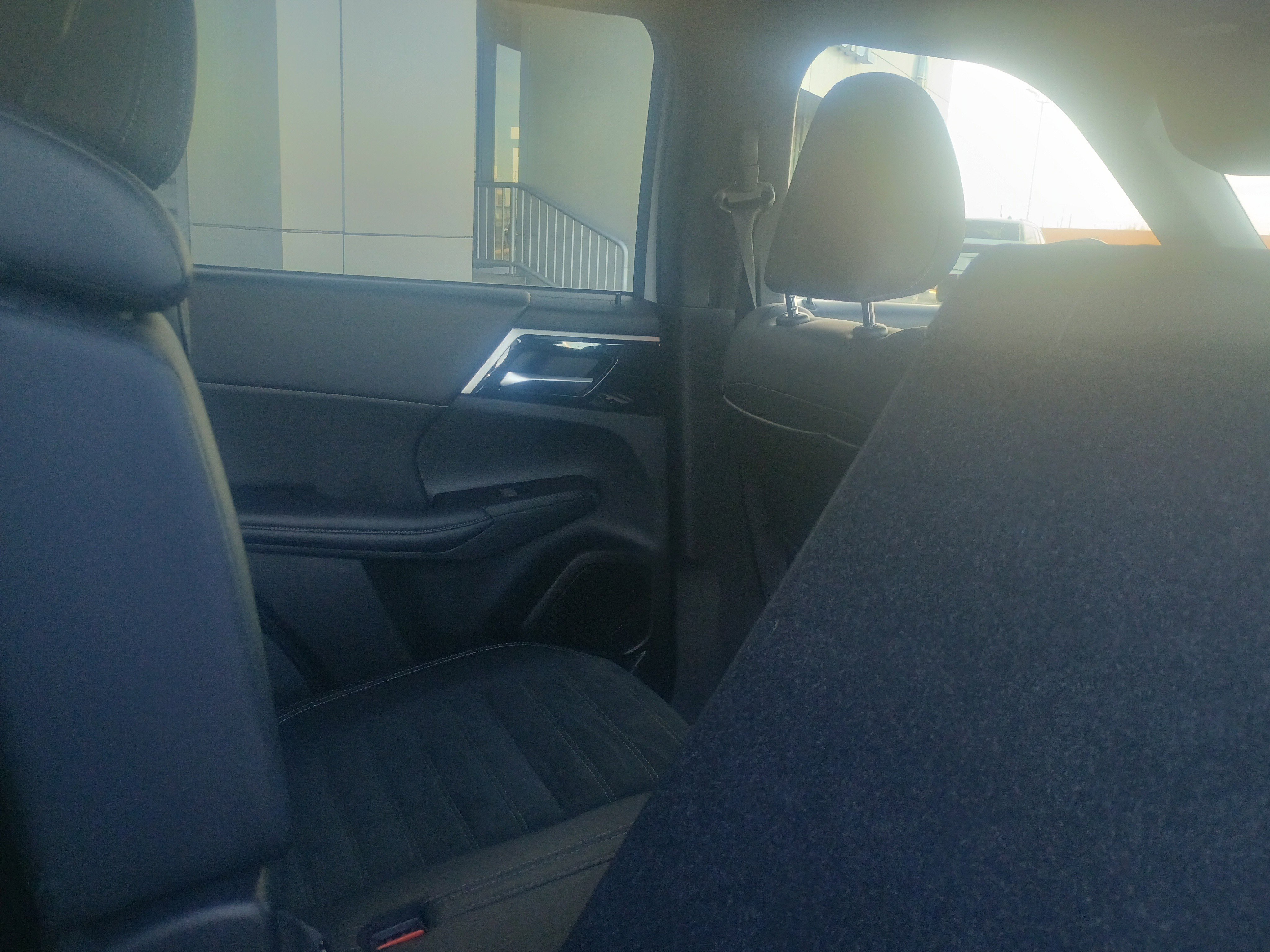 Used 2024 Mitsubishi Outlander SE image 14