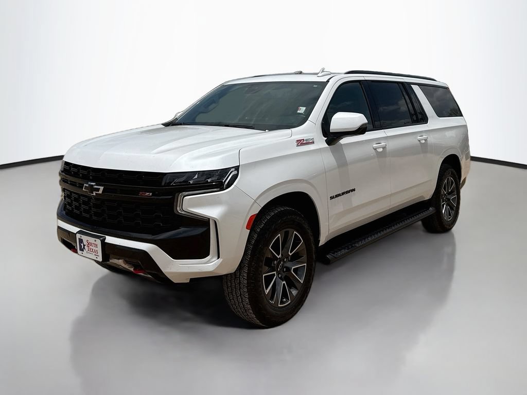 Used 2023 Chevrolet Suburban Z71 w/ Luxury Package AWD/4WD image 3