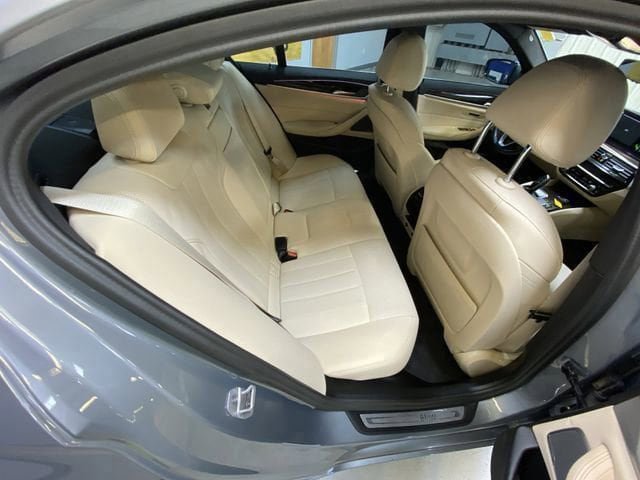 Used 2023 BMW 530e w/ Premium Package RWD image 29