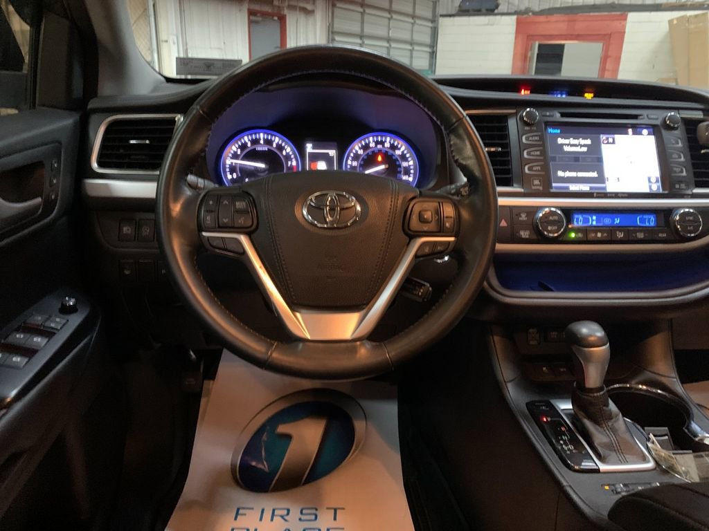 Used 2018 Toyota Highlander Limited image 17