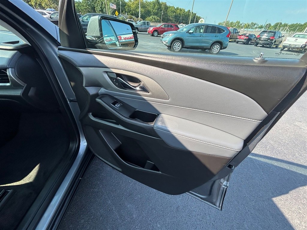 Used 2019 Chevrolet Traverse LT image 29