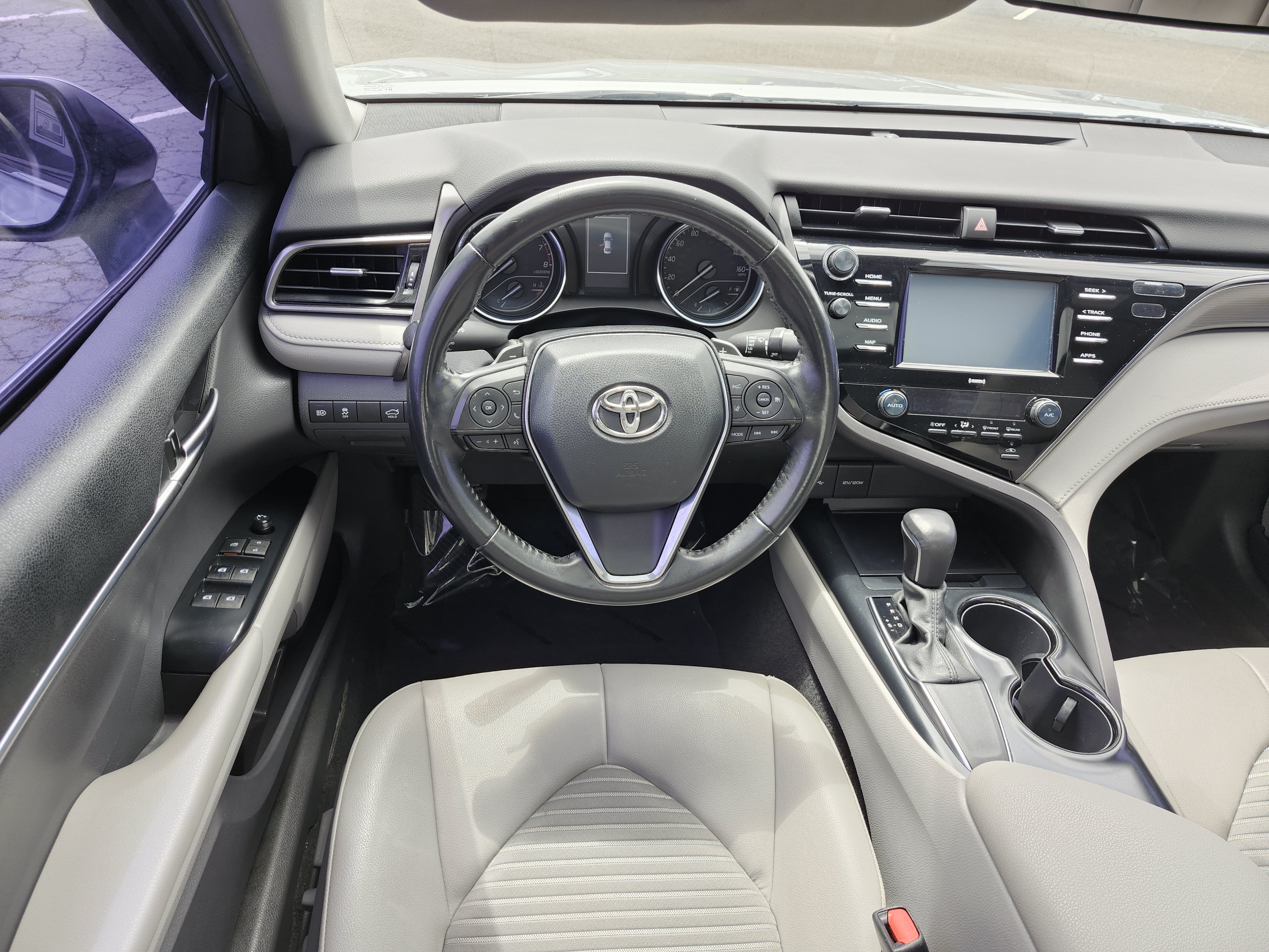 Used 2020 Toyota Camry SE FWD image 25