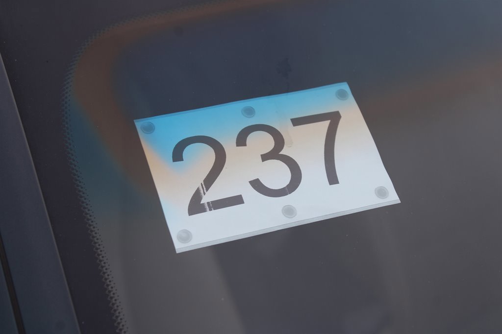 Used 2006 BMW 325xi Sedan image 16