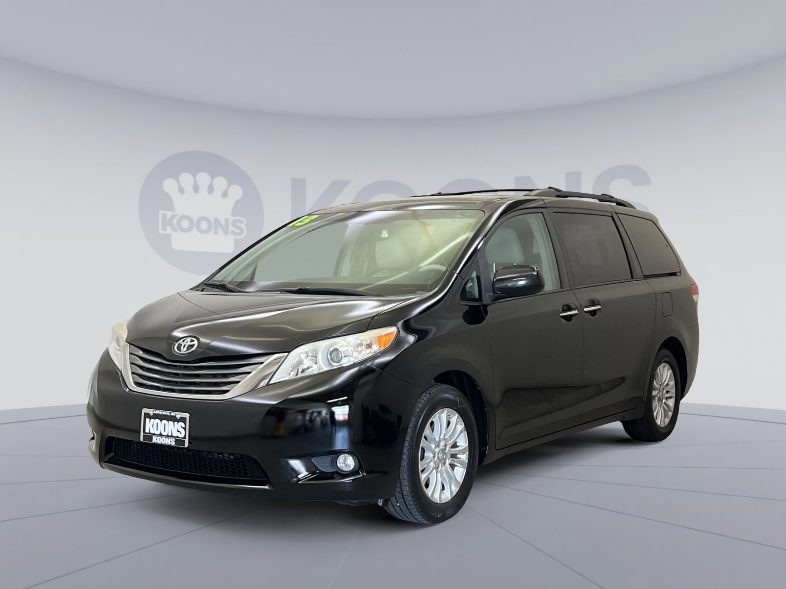 Used 2013 Toyota Sienna XLE image 4