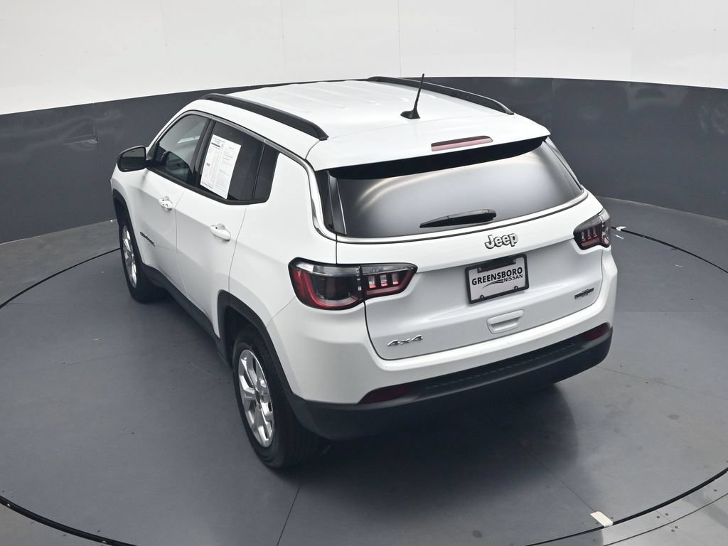 Used 2025 Jeep Compass Latitude AWD/4WD image 27