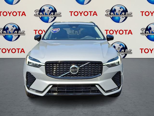 Used 2025 Volvo XC60 B5 Plus image 2