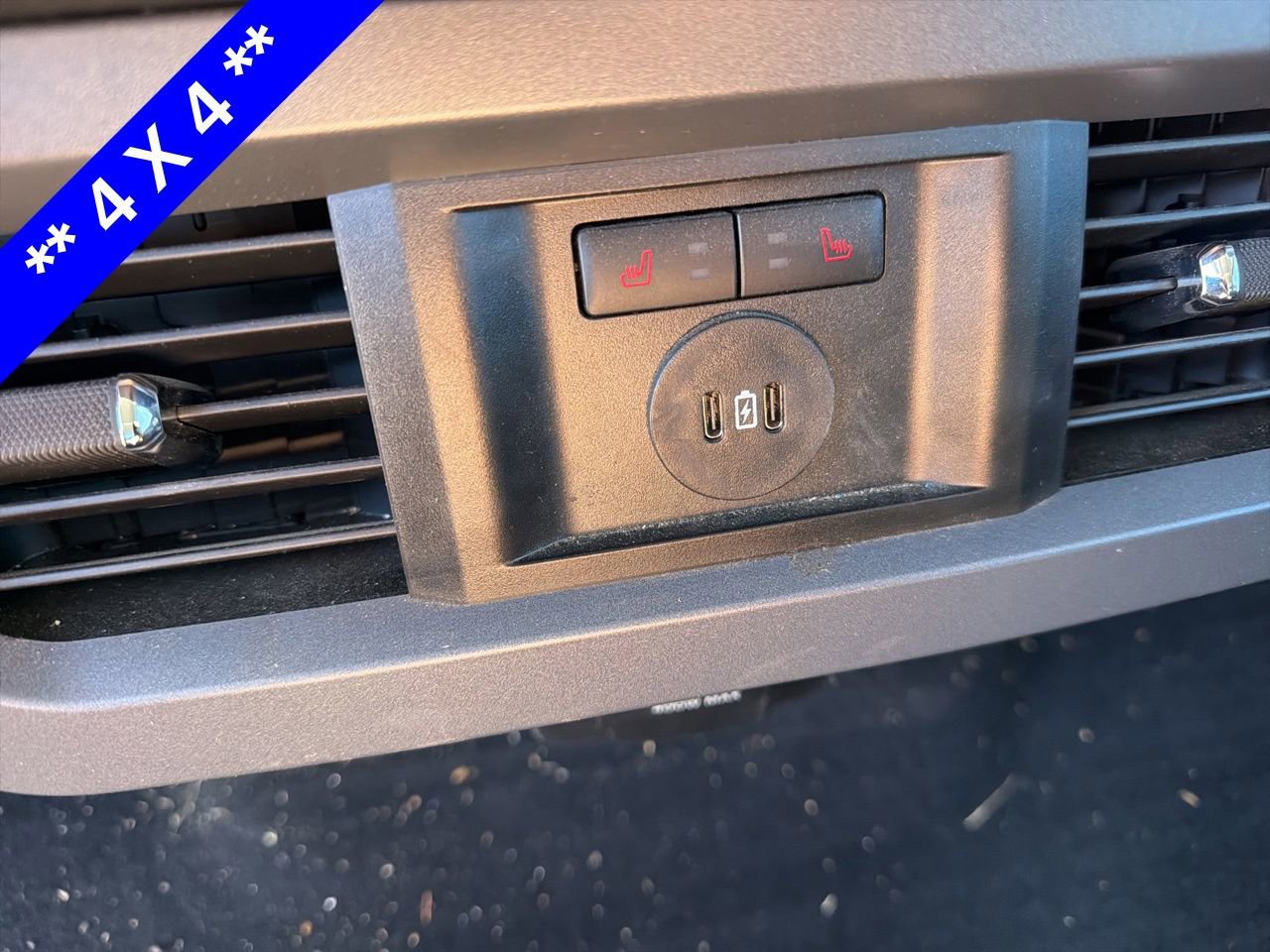 Used 2025 Ford F250 Lariat w/ Lariat Ultimate Package AWD/4WD image 9