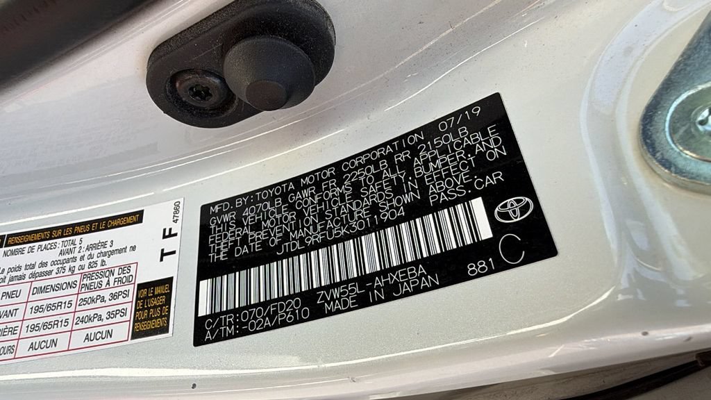 Used 2019 Toyota Prius LE AWD/4WD image 30
