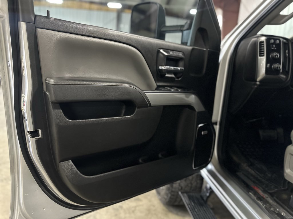 Used 2015 Chevrolet Silverado 2500 LTZ w/ Duramax Plus Package image 40