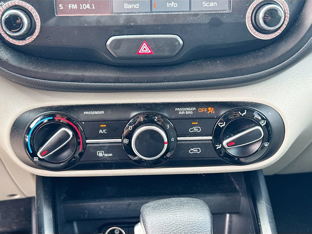 Certified 2021 Kia Soul LX FWD image 19