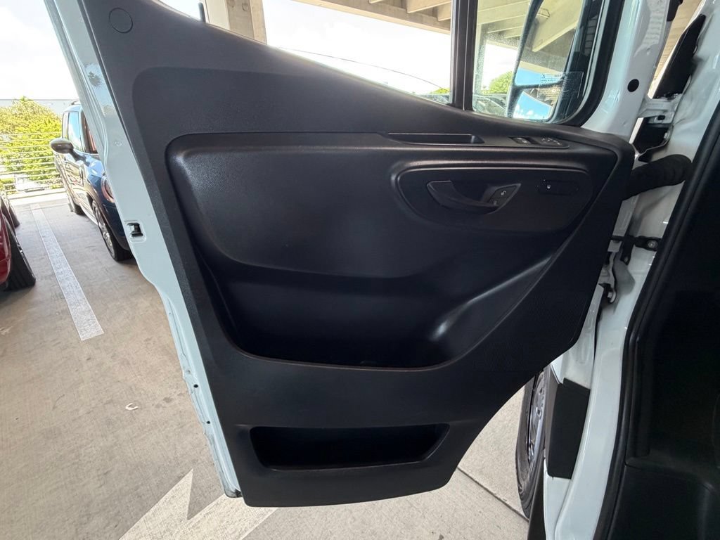 Used 2025 Mercedes-Benz Sprinter 2500 image 17