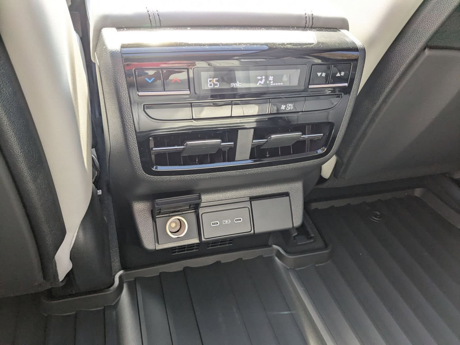 Certified 2026 Acura MDX w/ Technology Package FWD image 24