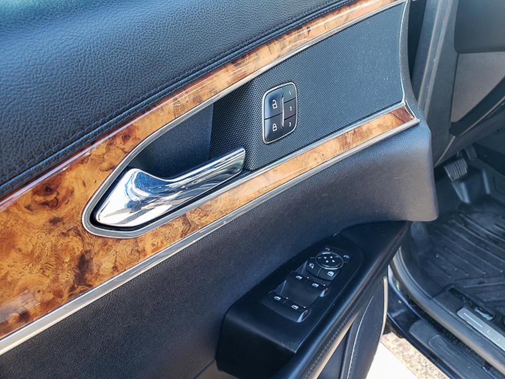 Used 2017 Lincoln MKX Reserve w/ Lincoln MKX Climate Package image 10