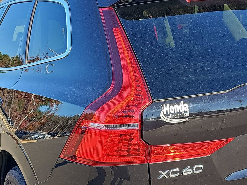 Used 2022 Volvo XC60 B5 Inscription w/ Advanced Package image 40