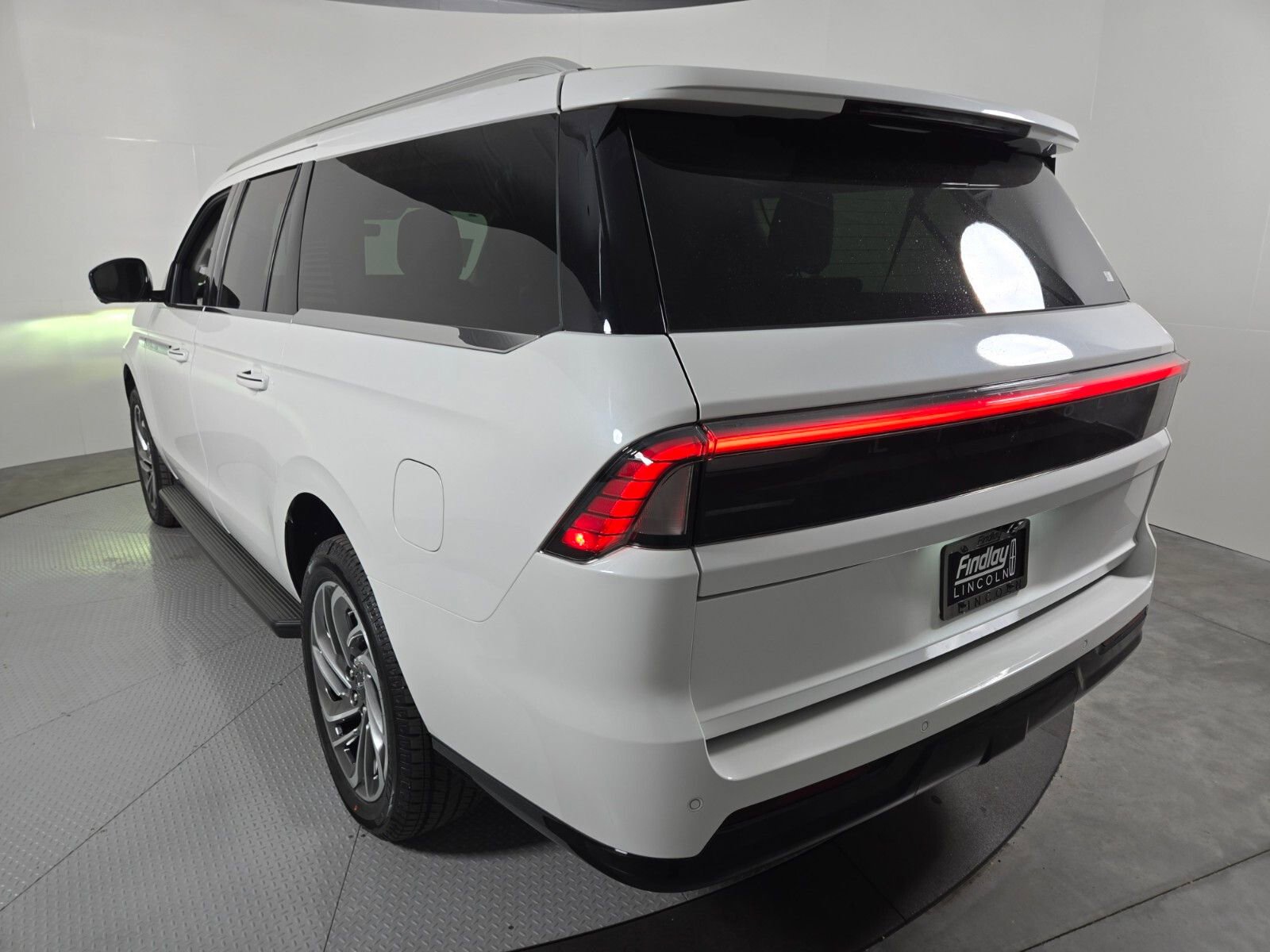 New 2026 Lincoln Navigator L Premier image 7