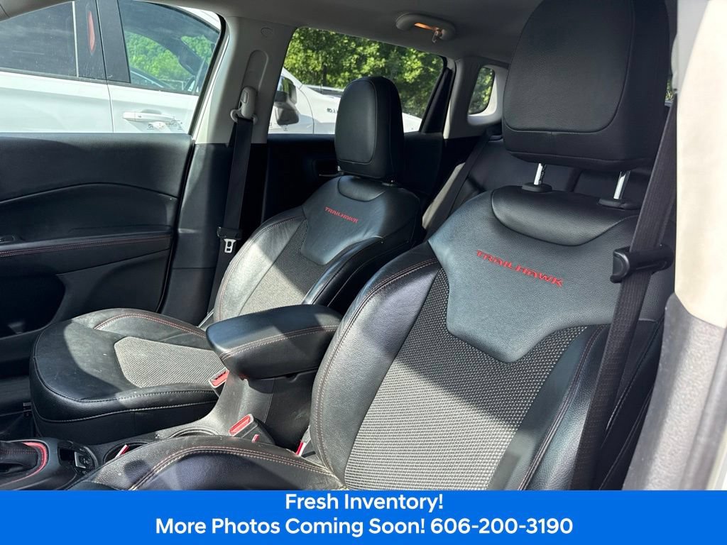 Used 2018 Jeep Compass Trailhawk AWD/4WD image 9