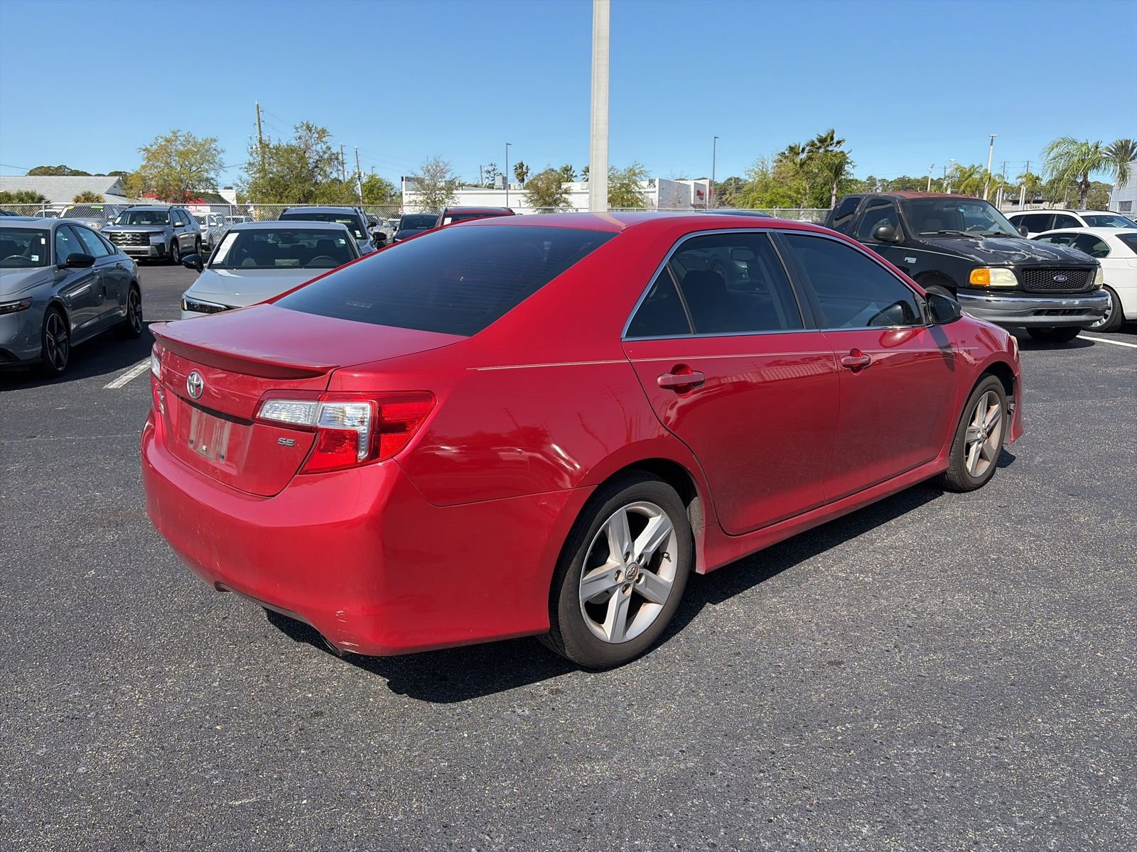 Used 2014 Toyota Camry SE image 7