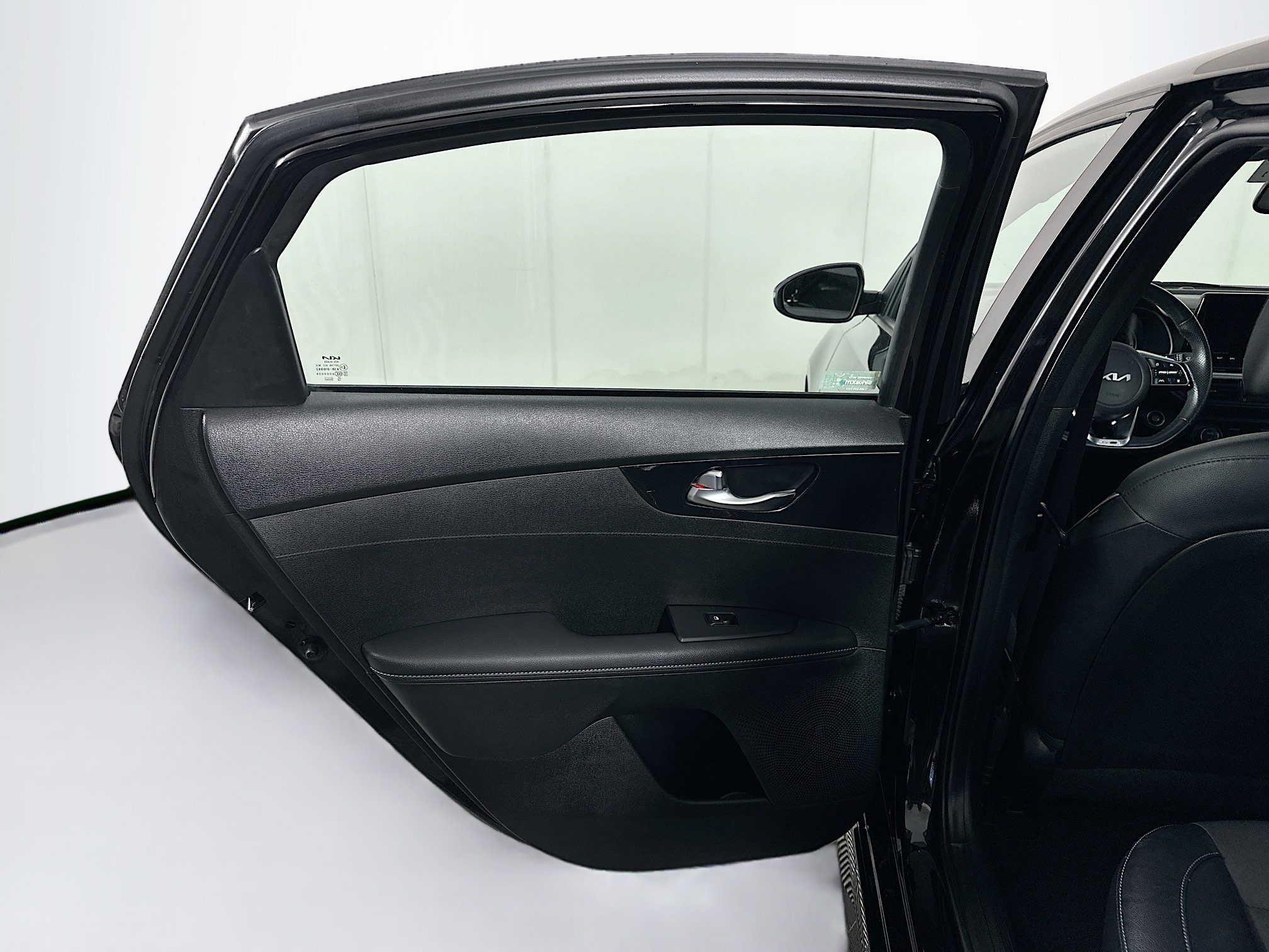 Used 2023 Kia Forte GT-Line w/ GT-Line Premium Package image 27