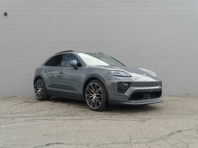 Certified 2025 Porsche Macan 4 Electric image 9