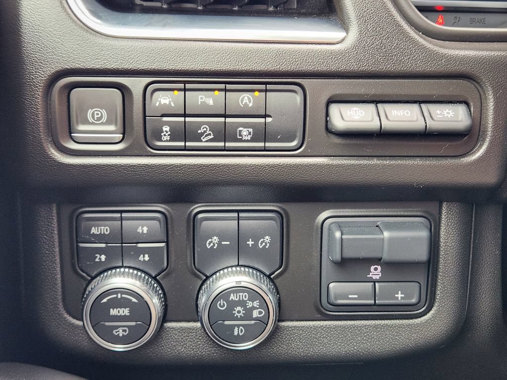 Certified 2023 GMC Yukon AT4 w/ AT4 Premium Plus Package AWD/4WD image 22