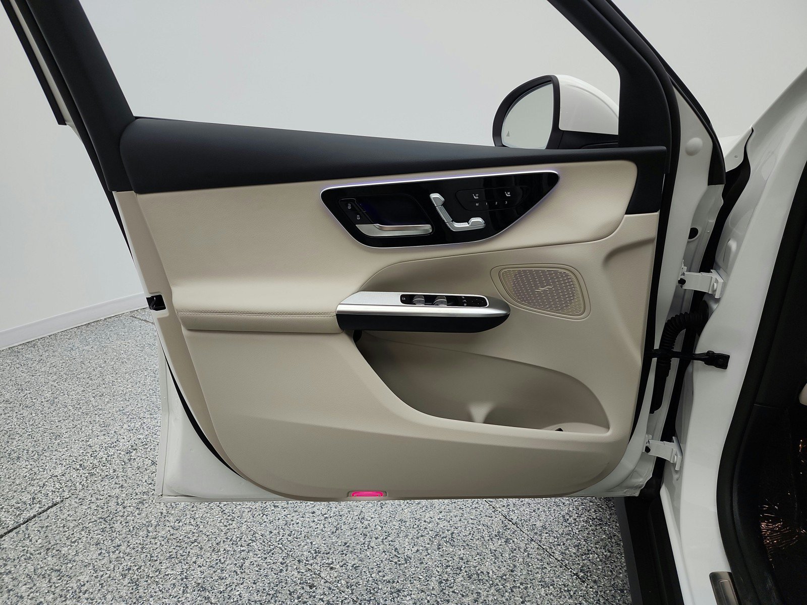 Used 2026 Mercedes-Benz GLC 300 image 12