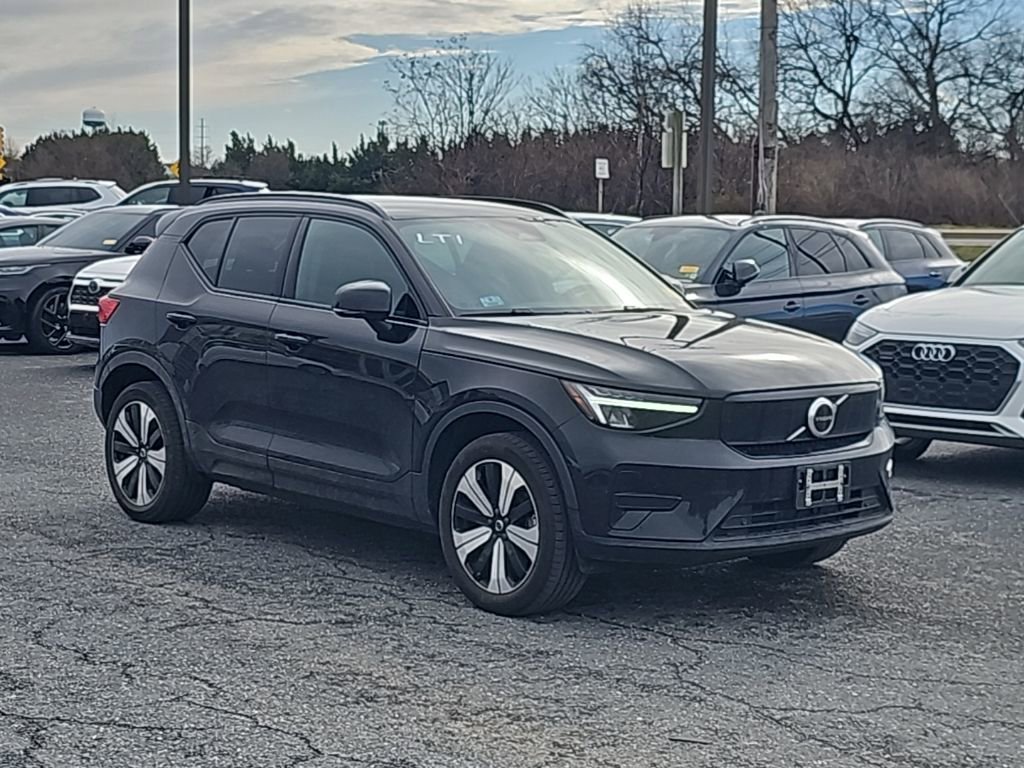 Used 2023 Volvo XC40 Recharge Core w/ Protection Package Premier image 1