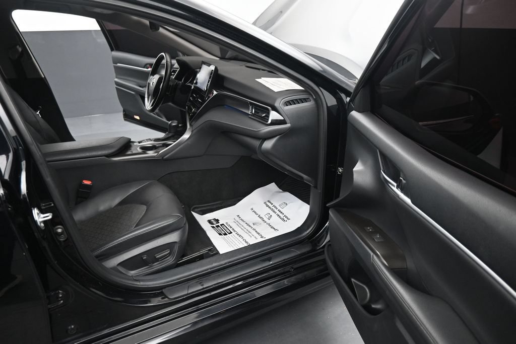 Used 2023 Toyota Camry XSE FWD image 23